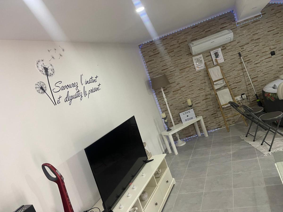Love'Room Trèbes Εξωτερικό φωτογραφία